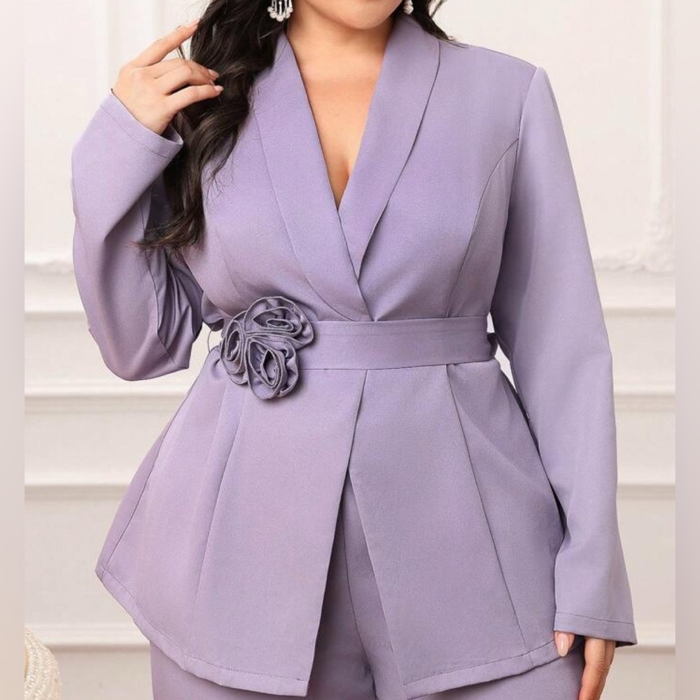 Elegant Lavender Women's Suit Set - Picture 2 of 10